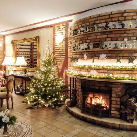 Hubertus Aparthotel & Restaurant & Horse Club Starogard Gdański Exterior foto