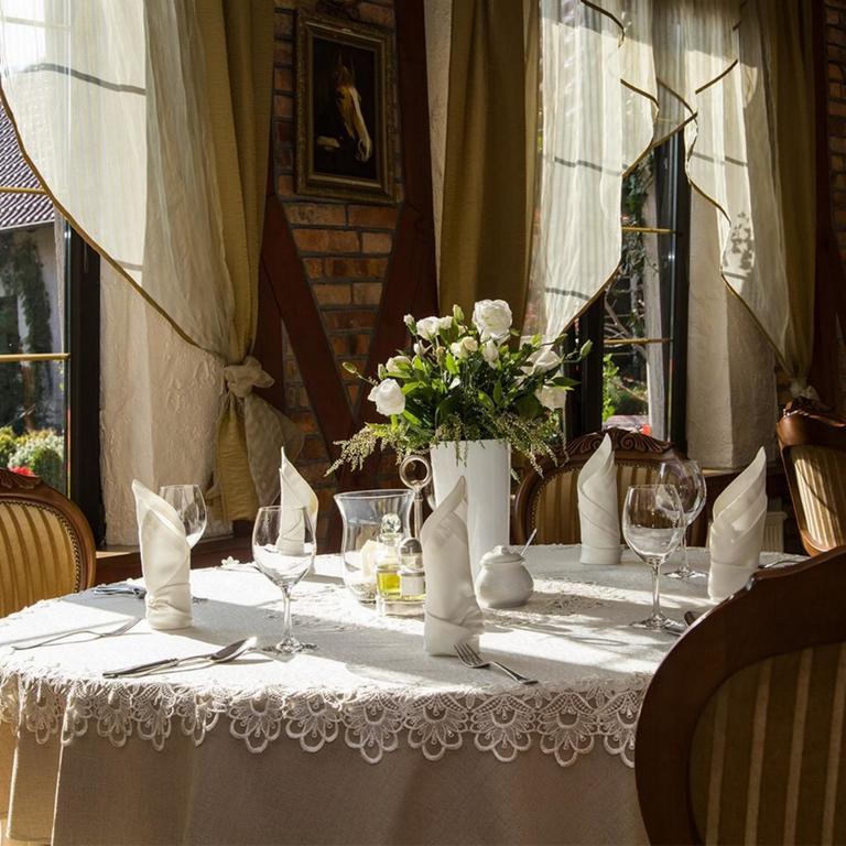 Hubertus Aparthotel & Restaurant & Horse Club Starogard Gdański Exterior foto